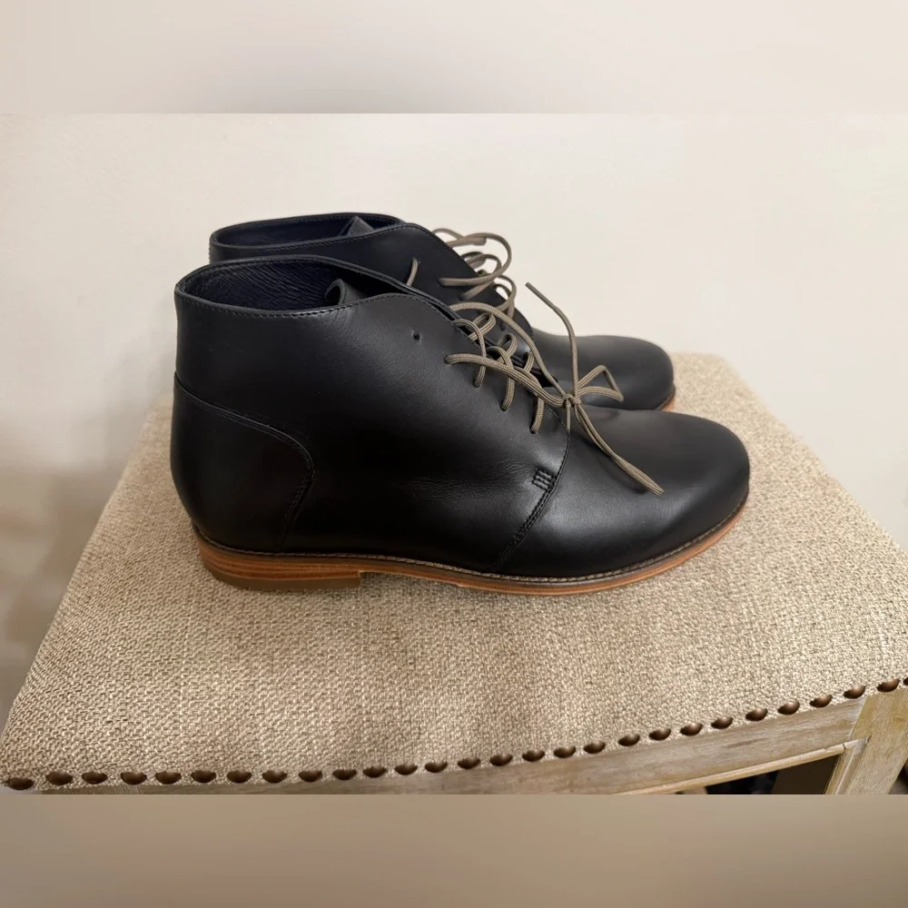 NISOLO EVERYDAY CHUKKA BOOT BLACK
